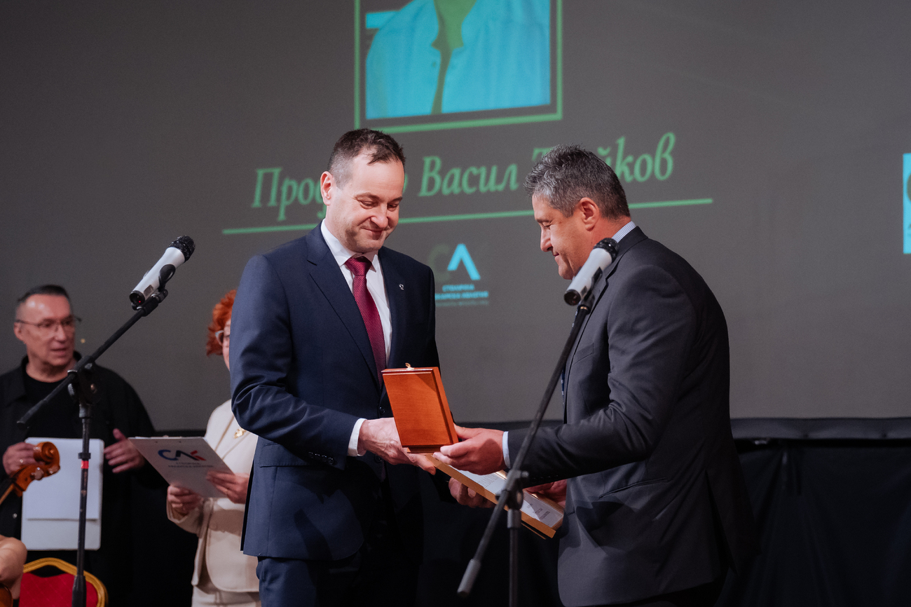 Проф. д-р Петко Карагьозов получи наградата "Лекар на София"