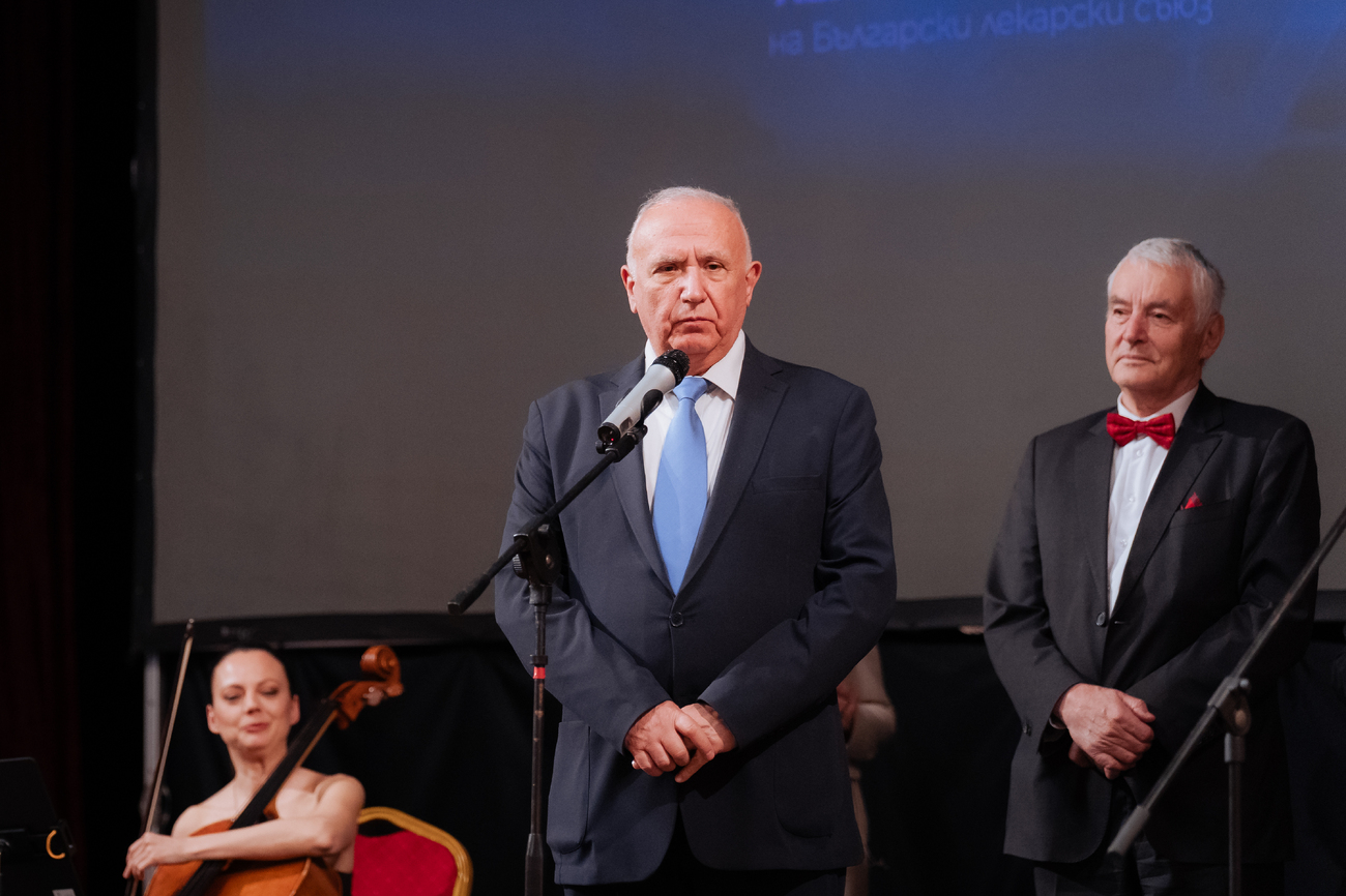 Проф. д-р Петко Карагьозов получи наградата "Лекар на София"