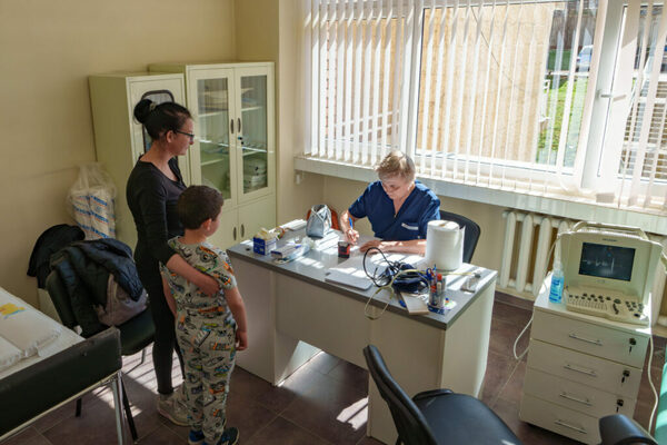 Столични лекари преглеждат безплатно деца в Кърджали